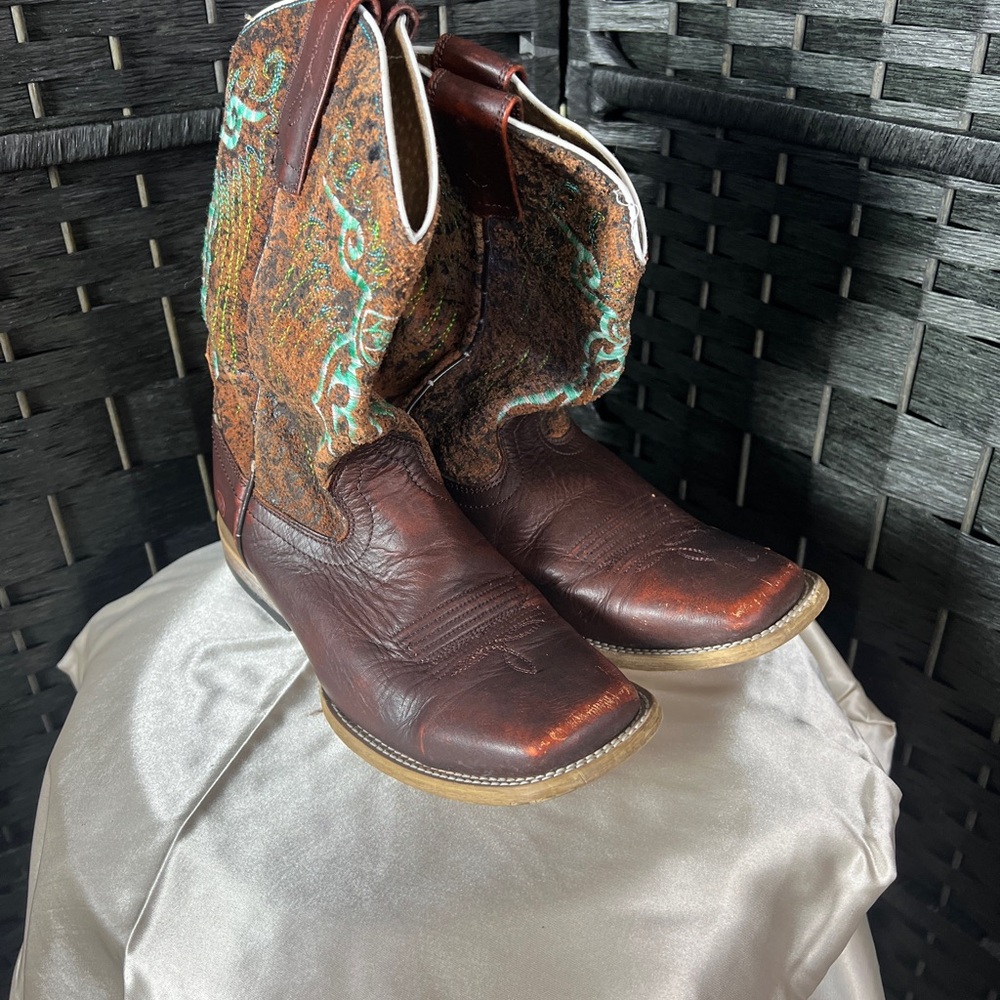 Ariat Youth Brown Leather Boots with Turquoise Embroidery
